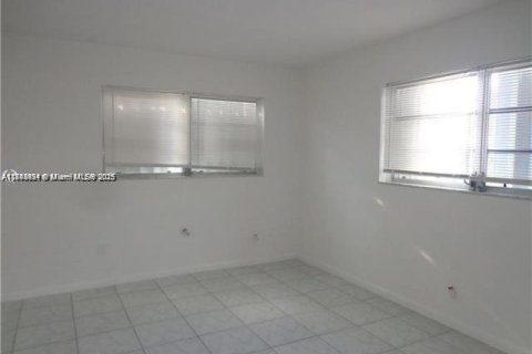 Купить кондоминиум в Майами, Флорида 2 спальни, 85.47м2, № 2035241 - фото 7