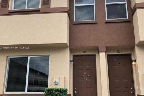 Townhouse in Riviera Beach, Florida 3 bedrooms, 122.45 sq.m. № 1961354