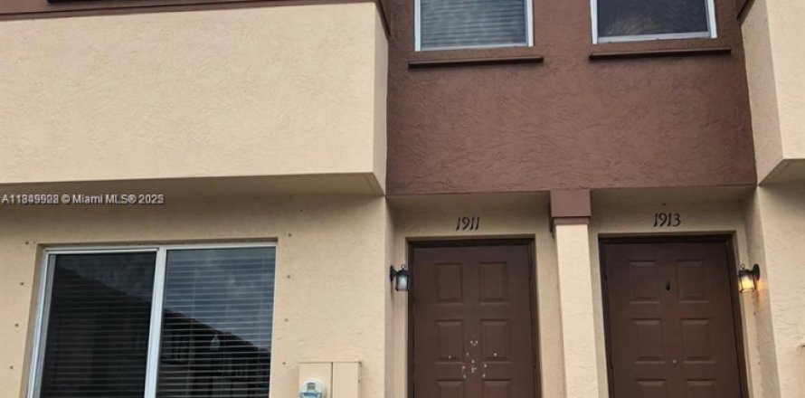 Townhouse in Riviera Beach, Florida 3 bedrooms, 122.45 sq.m. № 1961354