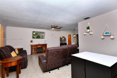 Villa ou maison à vendre à Lehigh Acres, Floride: 4 chambres № 2088302 - photo 22