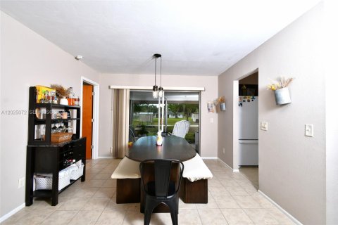 Villa ou maison à vendre à Lehigh Acres, Floride: 4 chambres № 2088302 - photo 24