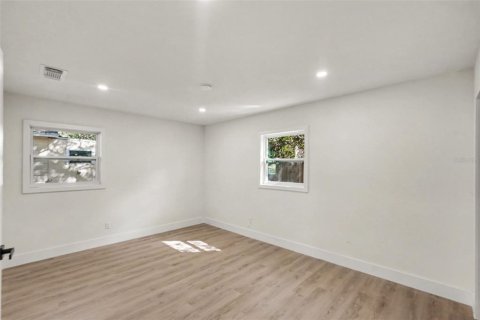 Villa ou maison à louer à Tampa, Floride: 3 chambres, 97.92 m2 № 2416346 - photo 8