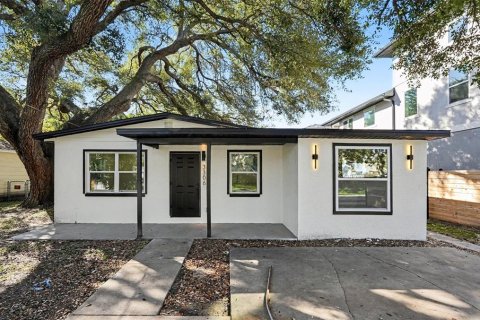 Villa ou maison à Tampa, Floride 3 chambres, 97.92 m2 № 2416346