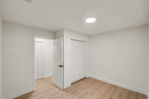 Villa ou maison à louer à Tampa, Floride: 3 chambres, 97.92 m2 № 2416346 - photo 12