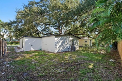 Villa ou maison à louer à Tampa, Floride: 3 chambres, 97.92 m2 № 2416346 - photo 14
