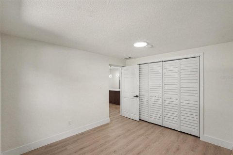 Villa ou maison à louer à Tampa, Floride: 3 chambres, 97.92 m2 № 2416346 - photo 10