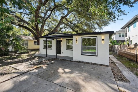 Villa ou maison à louer à Tampa, Floride: 3 chambres, 97.92 m2 № 2416346 - photo 2