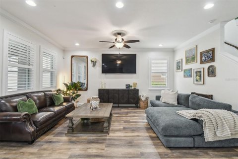 House in New Port Richey, Florida 4 bedrooms, 245.26 sq.m. № 1769935 - photo 18