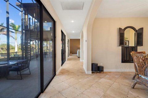 House in Port Charlotte, Florida 3 bedrooms, 251.49 sq.m. № 1634555 - photo 27
