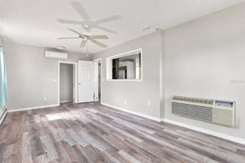 Villa ou maison à vendre à Sarasota, Floride: 2 chambres, 129.6 m2 № 2299666 - photo 16