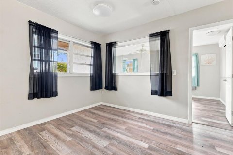Villa ou maison à vendre à Sarasota, Floride: 2 chambres, 129.6 m2 № 2299666 - photo 18