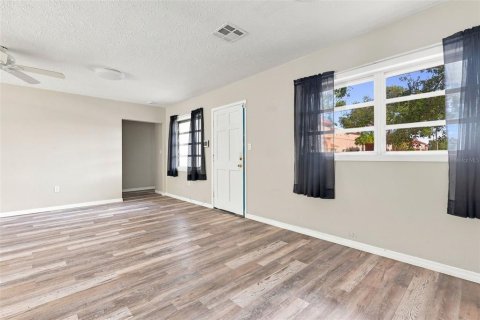 Villa ou maison à vendre à Sarasota, Floride: 2 chambres, 129.6 m2 № 2299666 - photo 14