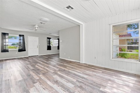 Villa ou maison à vendre à Sarasota, Floride: 2 chambres, 129.6 m2 № 2299666 - photo 13
