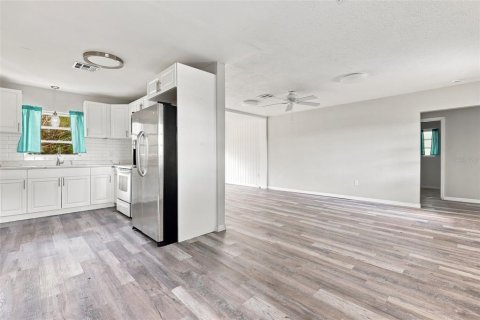 Villa ou maison à vendre à Sarasota, Floride: 2 chambres, 129.6 m2 № 2299666 - photo 9