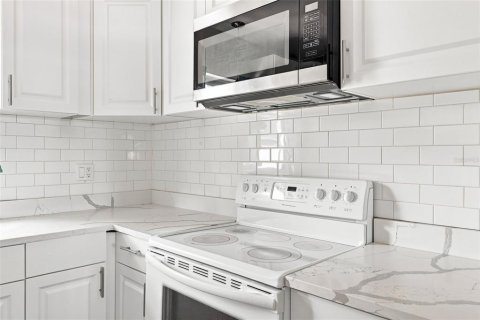 Villa ou maison à vendre à Sarasota, Floride: 2 chambres, 129.6 m2 № 2299666 - photo 7