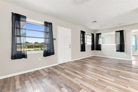 Villa ou maison à vendre à Sarasota, Floride: 2 chambres, 129.6 m2 № 2299666 - photo 10