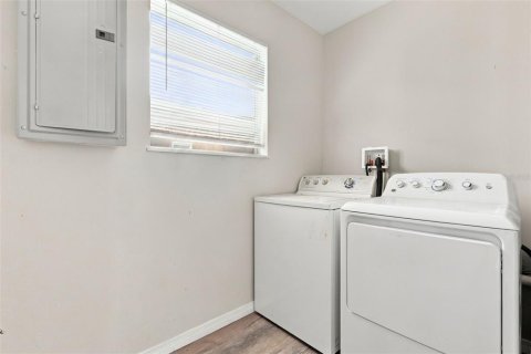 Villa ou maison à vendre à Sarasota, Floride: 2 chambres, 129.6 m2 № 2299666 - photo 27