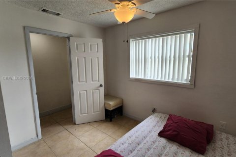 Villa ou maison à vendre à Hollywood, Floride: 3 chambres, 127.74 m2 № 2193950 - photo 20