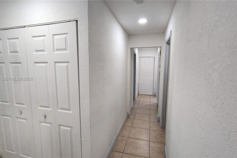 Villa ou maison à vendre à Hollywood, Floride: 3 chambres, 127.74 m2 № 2193950 - photo 15