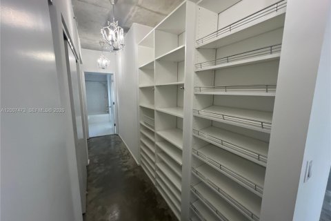 Copropriété à louer à Miami, Floride: 2 chambres, 136.85 m2 № 2145685 - photo 13