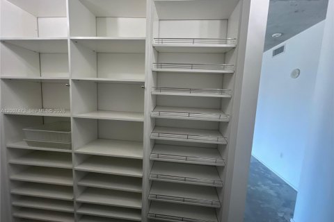Copropriété à louer à Miami, Floride: 2 chambres, 136.85 m2 № 2145685 - photo 14