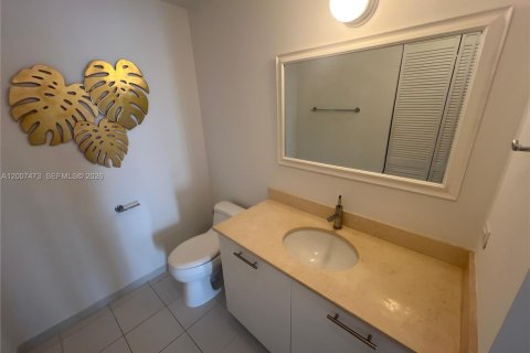 Copropriété à louer à Miami, Floride: 2 chambres, 136.85 m2 № 2145685 - photo 6
