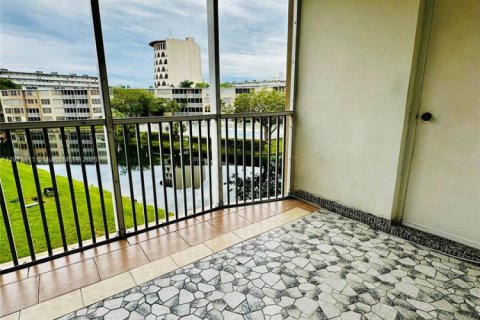 Купить кондоминиум в Майами, Флорида 1 спальня, 96.25м2, № 1931794 - фото 10