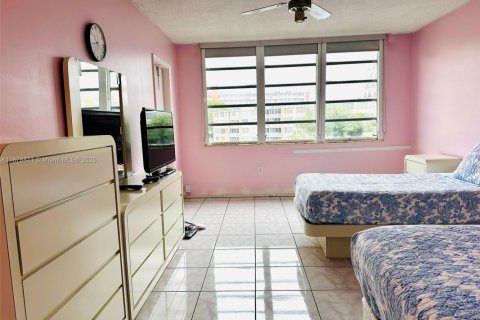 Купить кондоминиум в Майами, Флорида 1 спальня, 96.25м2, № 1931794 - фото 15