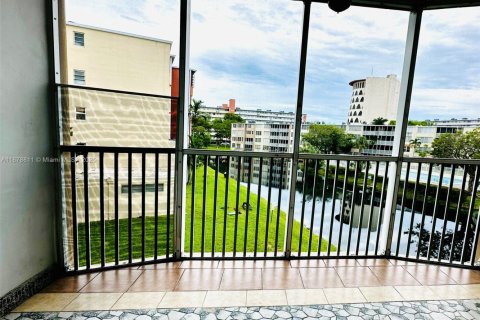 Купить кондоминиум в Майами, Флорида 1 спальня, 96.25м2, № 1931794 - фото 11