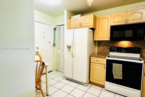 Купить кондоминиум в Майами, Флорида 1 спальня, 96.25м2, № 1931794 - фото 25