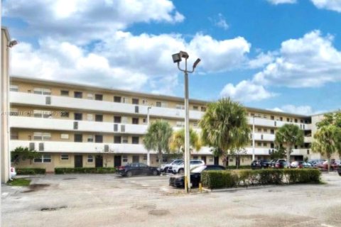 Купить кондоминиум в Майами, Флорида 1 спальня, 96.25м2, № 1931794 - фото 1