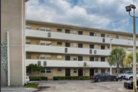 Купить кондоминиум в Майами, Флорида 1 спальня, 96.25м2, № 1931794 - фото 2