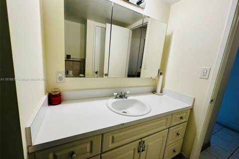 Купить кондоминиум в Майами, Флорида 1 спальня, 96.25м2, № 1931794 - фото 19