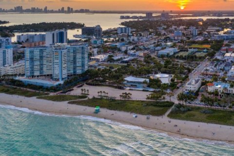 Купить кондоминиум в Майами, Флорида 1 спальня, 96.25м2, № 1931794 - фото 30