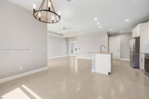 House in LaBelle, Florida 4 bedrooms, 154.4 sq.m. № 2035078 - photo 16