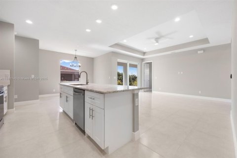 House in LaBelle, Florida 4 bedrooms, 154.4 sq.m. № 2035078 - photo 8