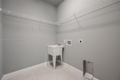 House in LaBelle, Florida 4 bedrooms, 154.4 sq.m. № 2035078 - photo 27