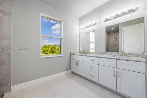 House in LaBelle, Florida 4 bedrooms, 154.4 sq.m. № 2035078 - photo 25