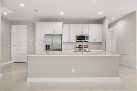 House in LaBelle, Florida 4 bedrooms, 154.4 sq.m. № 2035078 - photo 5