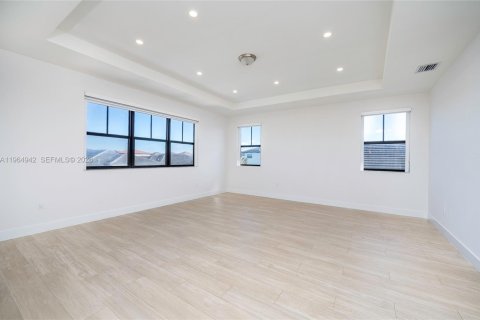 Casa en alquiler en Miami, Florida, 5 dormitorios, 366.5 m2 № 2026885 - foto 15