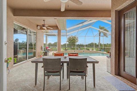 House in Dade City, Florida 4 bedrooms, 254.65 sq.m. № 2259535 - photo 29