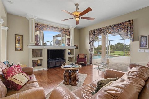 House in Dade City, Florida 4 bedrooms, 254.65 sq.m. № 2259535 - photo 9