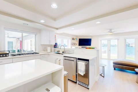 Casa en alquiler en Saint Pete Beach, Florida, 4 dormitorios, 243.59 m2 № 1900237 - foto 22