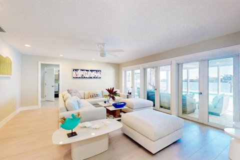Casa en alquiler en Saint Pete Beach, Florida, 4 dormitorios, 243.59 m2 № 1900237 - foto 17