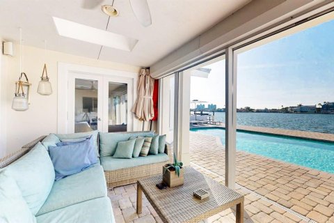 Casa en alquiler en Saint Pete Beach, Florida, 4 dormitorios, 243.59 m2 № 1900237 - foto 5