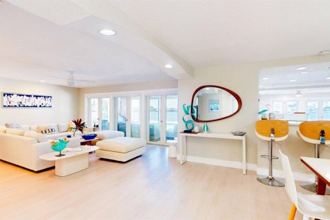 Casa en alquiler en Saint Pete Beach, Florida, 4 dormitorios, 243.59 m2 № 1900237 - foto 10