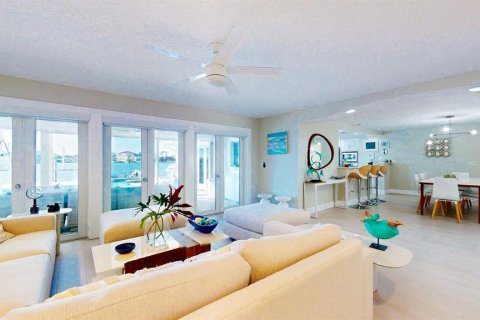 Casa en alquiler en Saint Pete Beach, Florida, 4 dormitorios, 243.59 m2 № 1900237 - foto 15