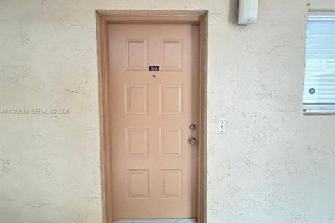 Copropriété à louer à Hialeah, Floride: 2 chambres, 96.43 m2 № 2056743 - photo 9