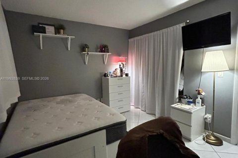 Copropriété à louer à Hialeah, Floride: 2 chambres, 96.43 m2 № 2056743 - photo 3