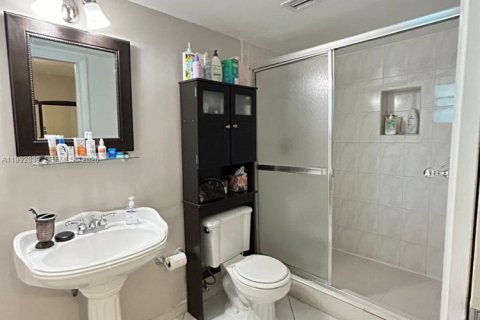 Copropriété à louer à Hialeah, Floride: 2 chambres, 96.43 m2 № 2056743 - photo 7